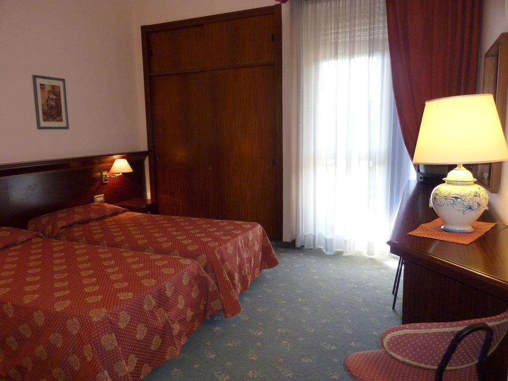 Hotel Torretta Montecatini Terme Szoba fotó